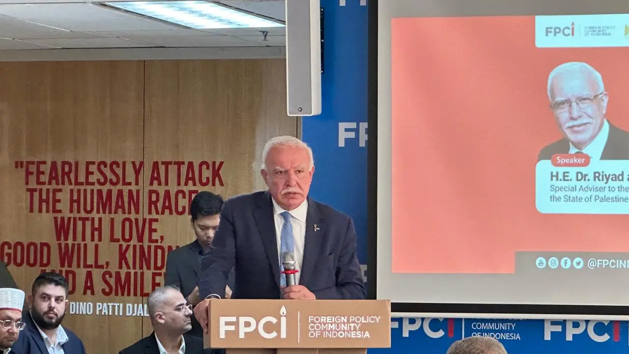 Utusan Khusus Presiden Palestina Riyad al-Maliki dalam sesi diskusi yang diselenggarakan oleh Foreign Policy Community of Indonesia (FPCI) di Jakarta, Selasa (20/8/2024). (Liputan6/Benedikta Miranti)