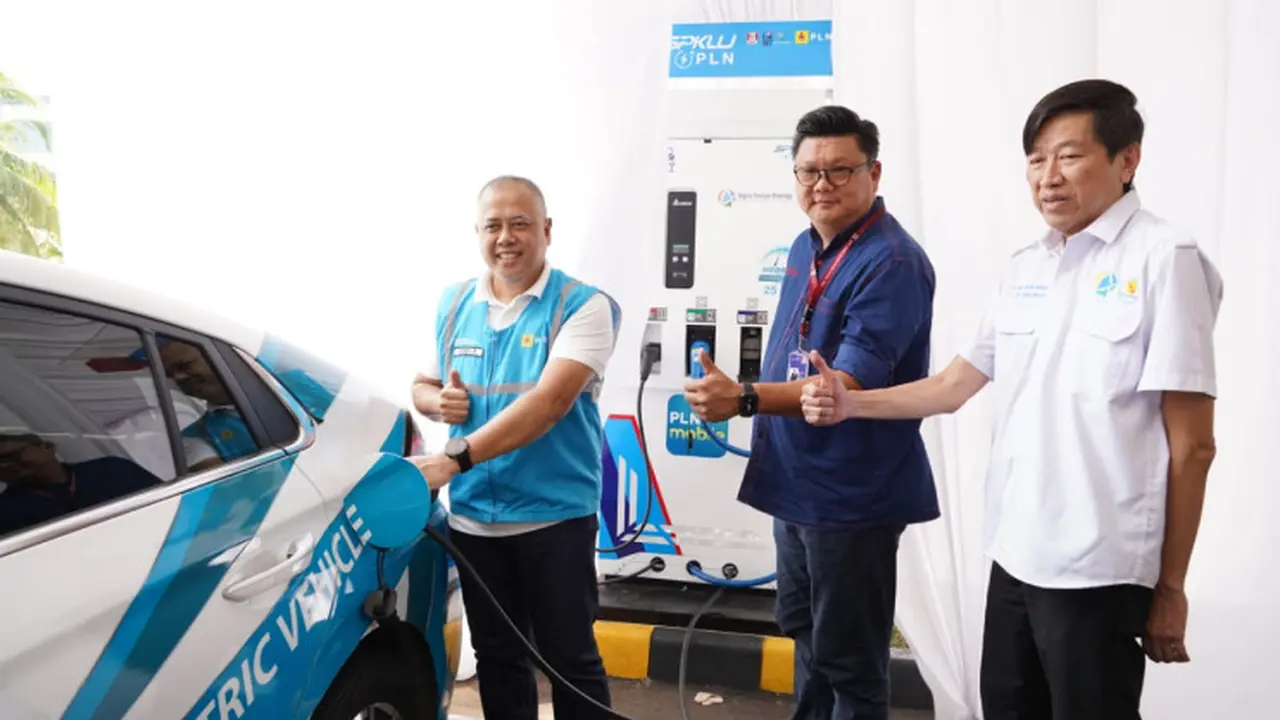 PLN Hadirkan Layanan SPKLU di Restoran Cepat Saji