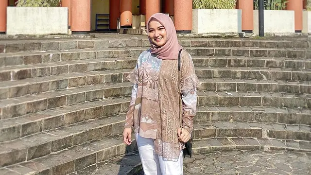 Lama Vakum, Ini 6 Potret Terbaru Winda Khair Ratu FTV yang Kini Berhijab