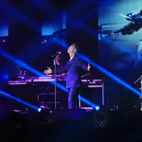 Ronan Keating sukses membawa cinta dan nostalgia dalam shownya di Jakarta. [Adrian Putra/Fimela.com]