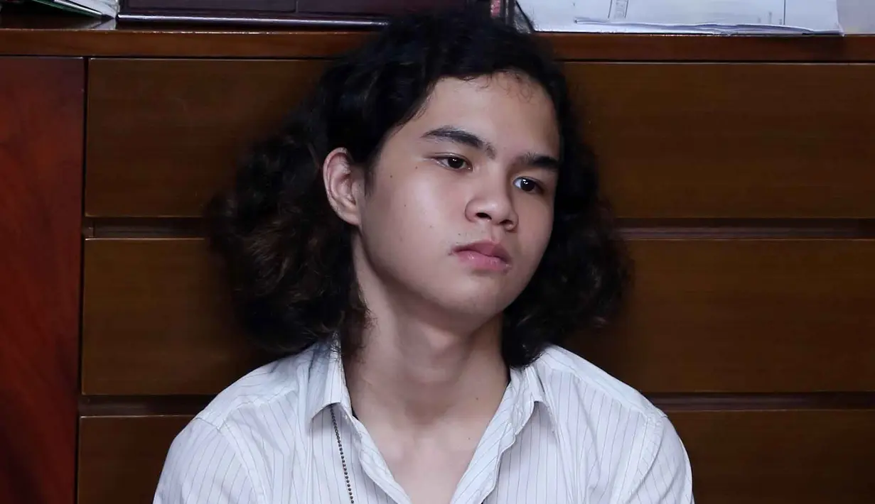 Dijumpai di kawasan Pejaten, Jakarta Selatan, Selasa (19/1/2016), pemilik nama Abdul Qodir Jaelani ini mengungkapkan kriteria pria yang menurutnya pantas untuk menjadi pasangan ibunda tercinta Maia Estianty. (Nurwahyunan/Bintang.com)