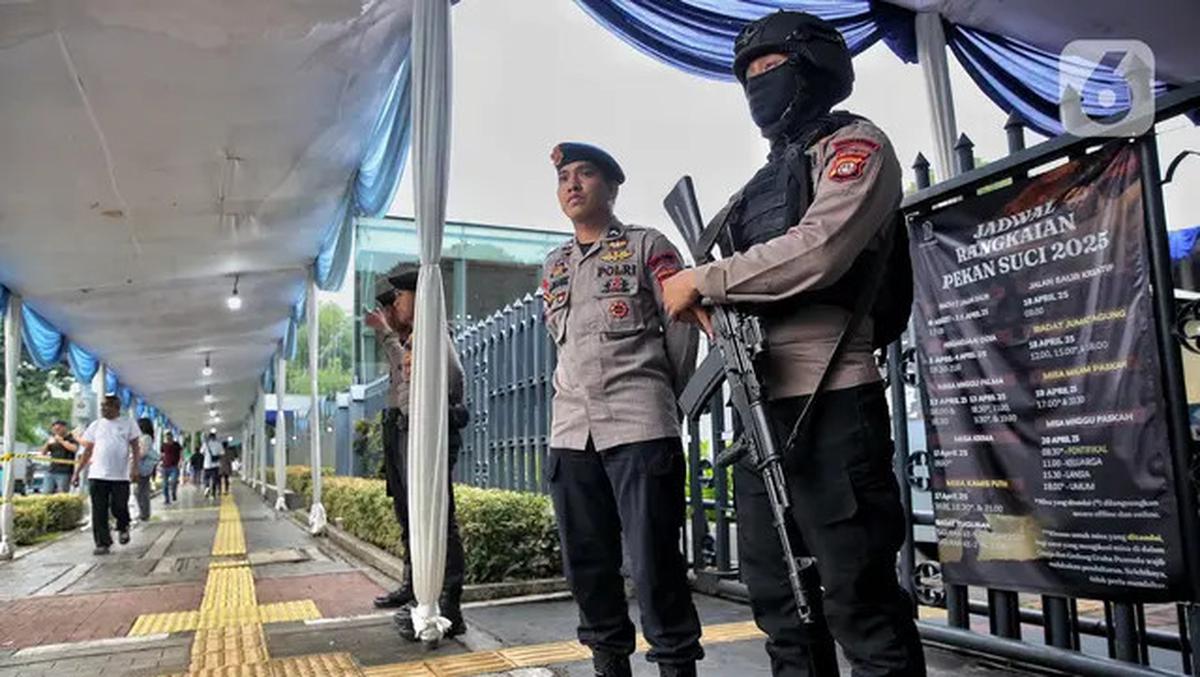 Tri Hari Suci Paskah, Personel Kepolisian Jaga Ketat Gereja Katedral Jakarta