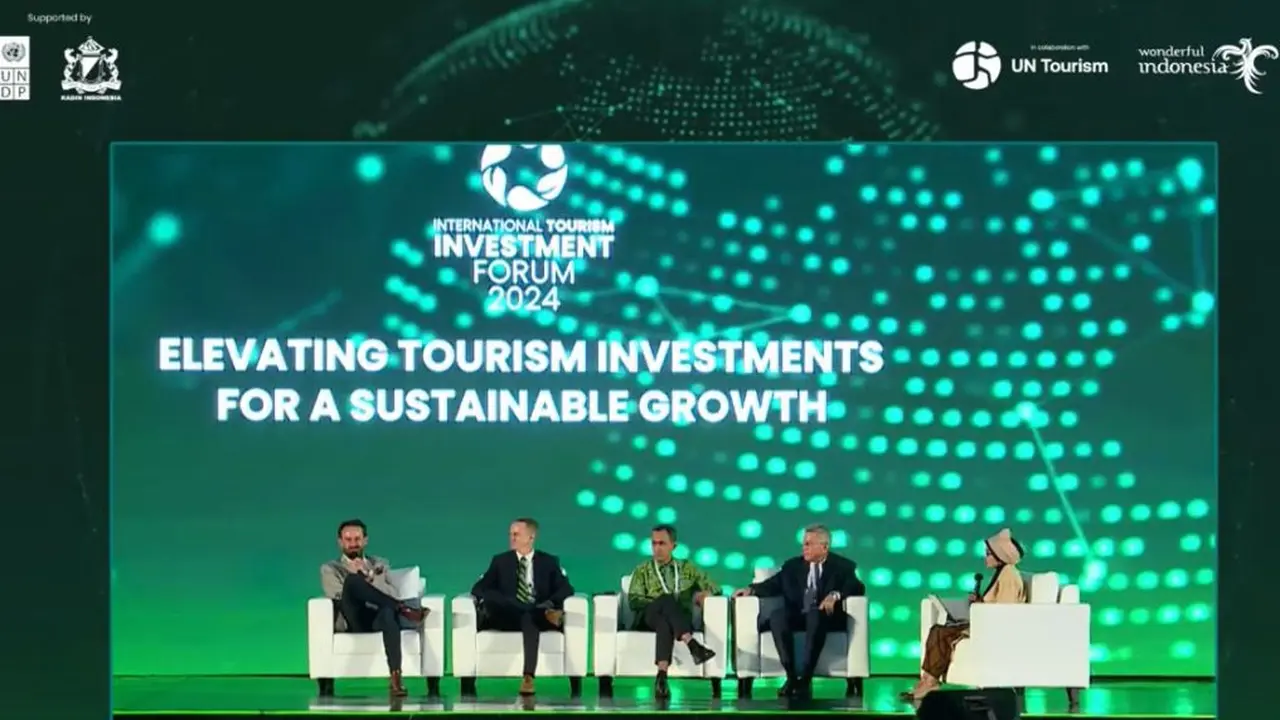 Para panelis yang hadir dalam International Tourism Investment Forum (ITIF) 2024 hadir di Jakarta, Indonesia