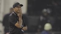 Pelatih Sriwijaya FC, Rahmad Darmawan, saat pertandingan melawan Arema FC pada laga perempat final Piala Presiden di Stadion Manahan, Solo, Minggu, (4/2/2018). Sriwijaya FC menang 3-1 atas Arema FC. (Bola.com/M Iqbal Ichsan)