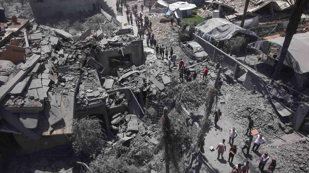 FOTO: Sedikitnya 60 Warga GazaTewas Akibat Serangan Israel Selama 24 Jam terakhir