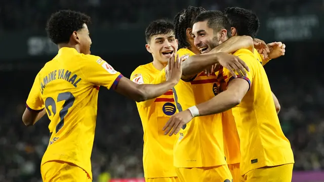FOTO Barcelona Kalahkan Real Betis