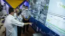 <p>Menteri Perhubungan Budi Karya Sumadi meninjau layar command centre sebagai pusat informasi mudik 2022 di Gedung Kementerian Perhubungan, Jakarta, Senin (25/5/2022). Command centre ini, berbagai instansi terkait yang bertanggung jawab terhadap pelaksanaan mudik. (Liputan6.com/Faizal Fanani)</p>