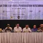 Sejumlah Menteri hadir dalam acara Simposium Nasional Membedah Tragedi 1965, Jakarta, Senin (18/4). Simposium yang diselenggarakan oleh pemerintah dan Komnas HAM ini bertujuan merekonsuliasi kasus pelanggaran HAM dimasa lalu. (Liputan6.com/Faizal Fanani)