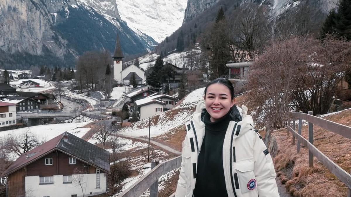 Stylish Saat Hamil, Gaya Layering Amanda Manopo Liburan Musim Dingin di Eropa Curi Perhatian