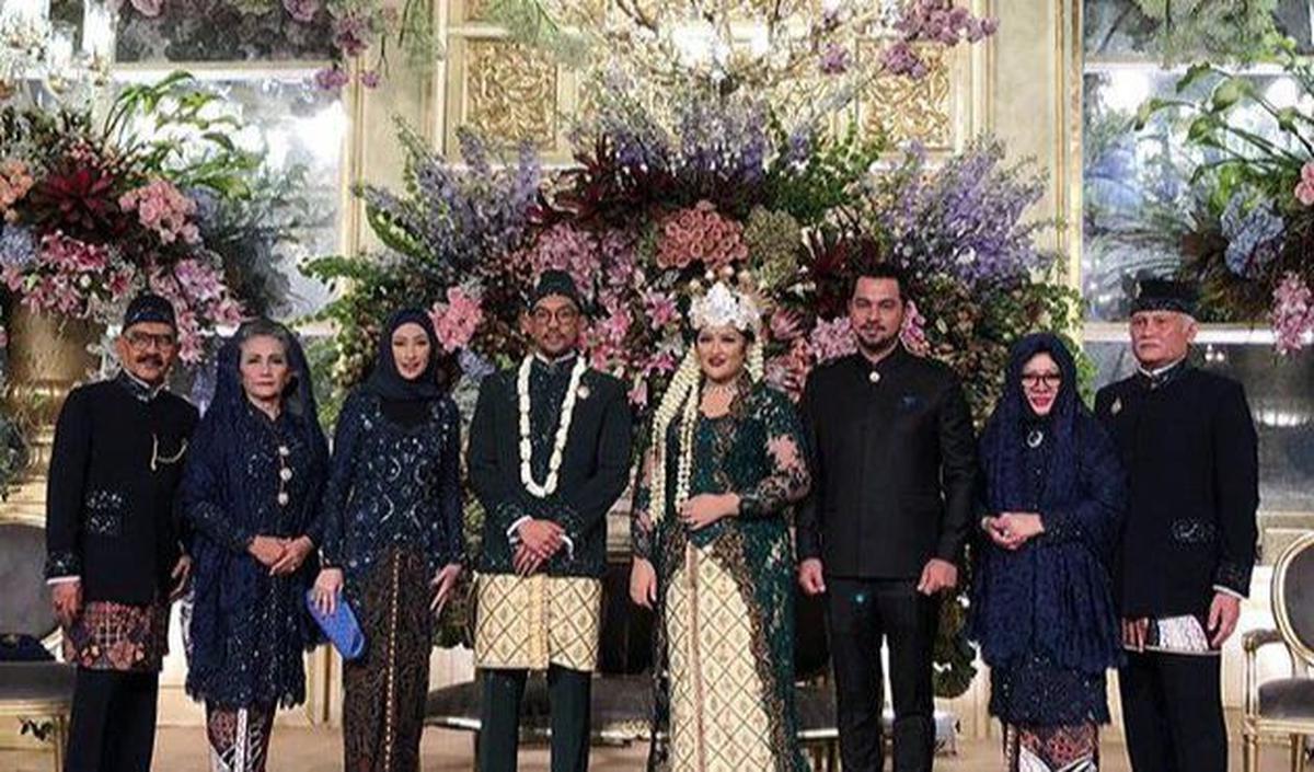 Hadiri Pernikahan Putrinya