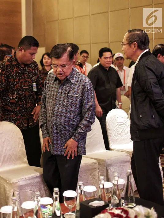 Wakil Presiden Jusuf Kalla saat menghadiri Rapat Konsolidasi Nasional Jenggala Center di Jakarta, Minggu (3/2). Acara ini untuk menyatakan dukungan serta strategi memenangkan Joko Widodo-Ma'ruf Amin pada Pilpres 2019. (Liputan6.com/Faizal Fanani)