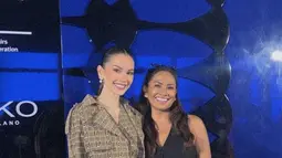 Meski sudah lama direstui, Alyssa Daguise tak bisa menyembunyikan kebahagiaan usai dilamar di depan sang ibu. (Liputan6.com/IG/@risadewi)