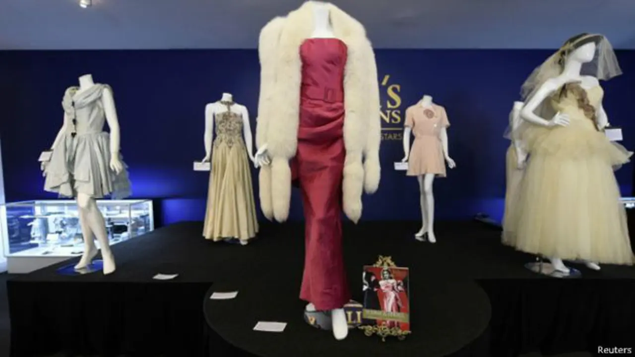 Koleksi Baju Madonna Laku Rp 61,6 M dalam Lelang di California
