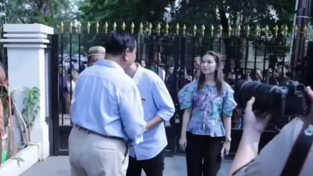 12 OOTD Selvi Ananda yang Anti Membosankan Meski Sering Kenakan Outfit Serba Biru Selama Dukung Gibran Jadi Cawapres 2024