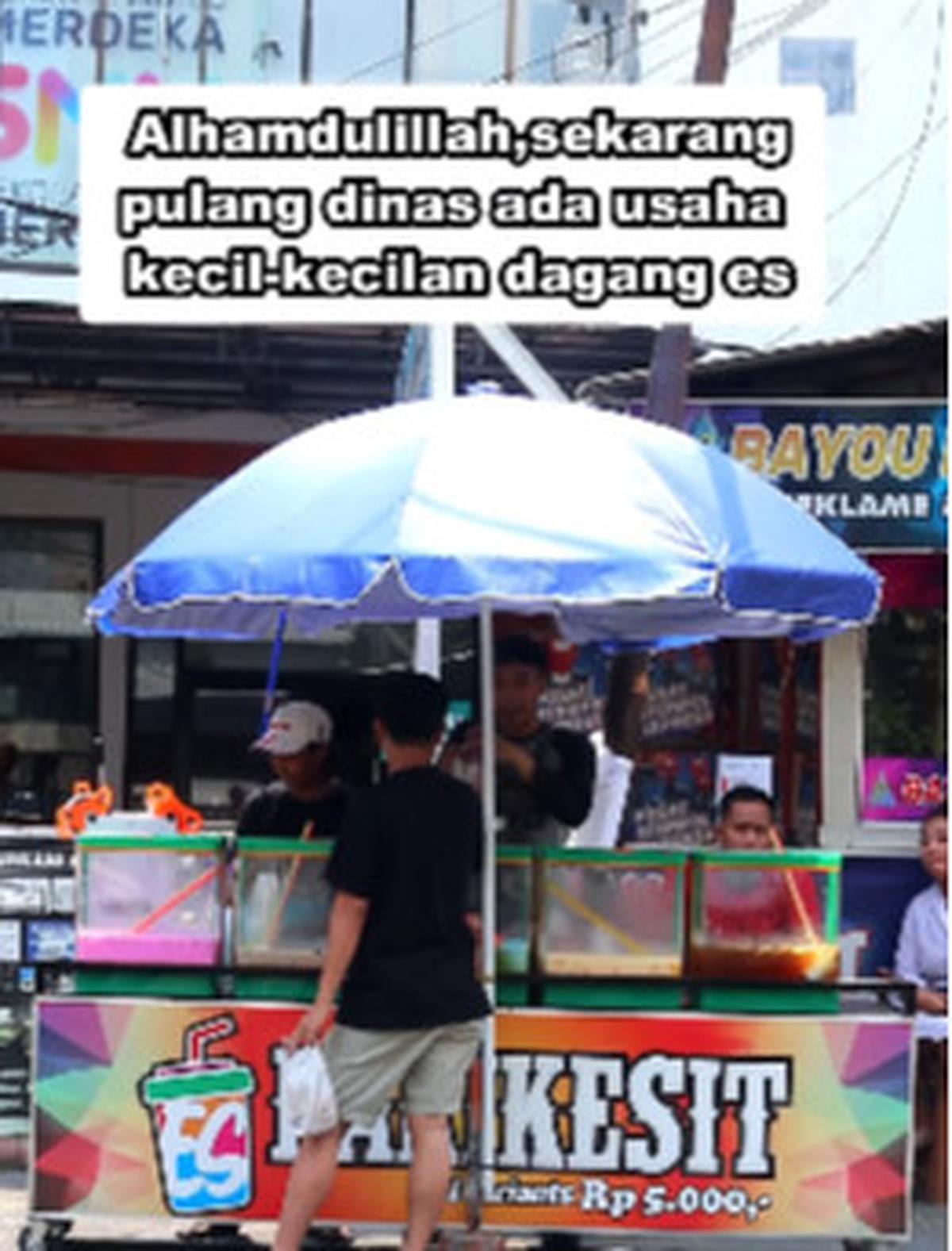 Pak Polisi Ganteng Bikin Hati Meleleh
