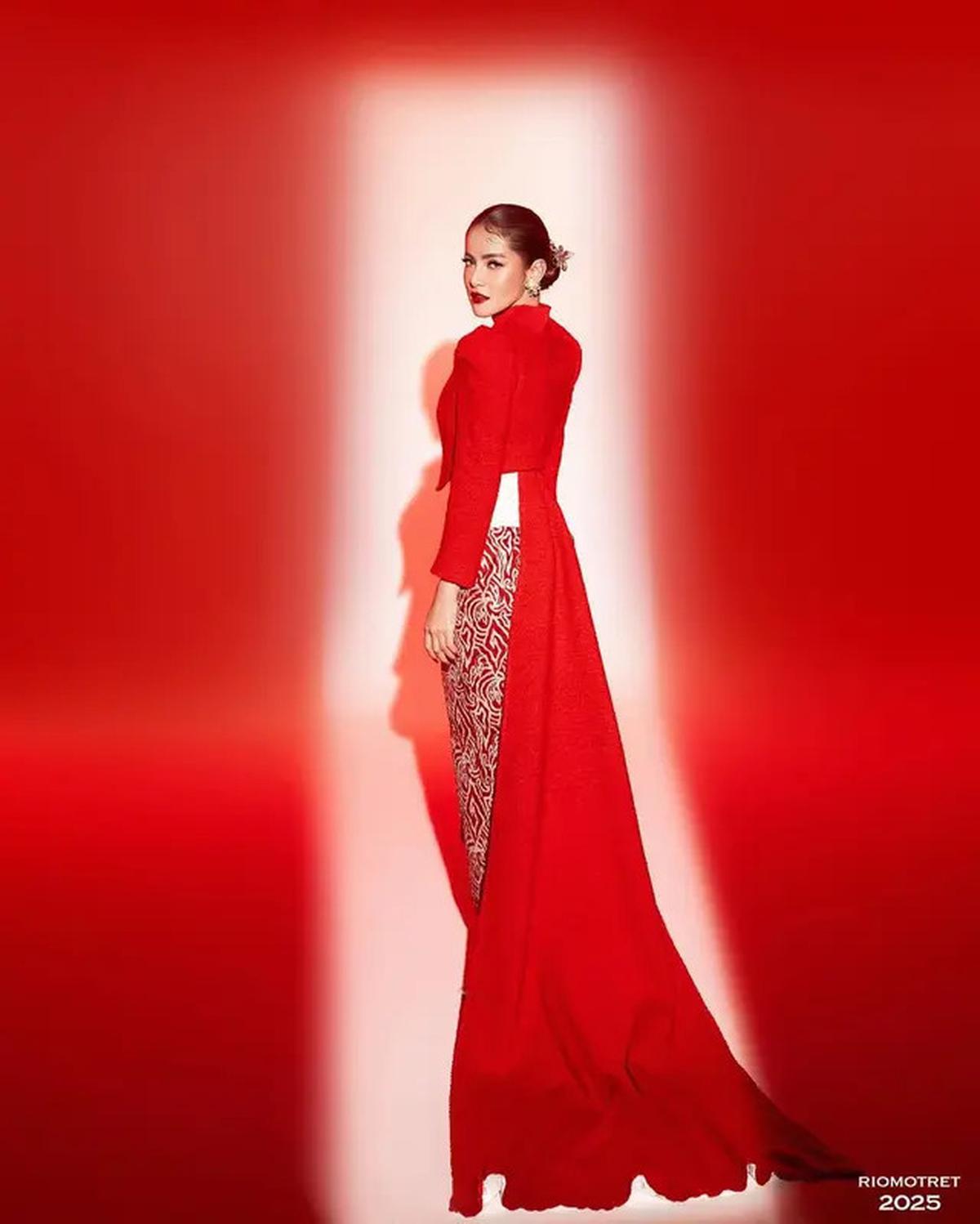 Gaya Olla Ramlan dengan Kebaya Ekor Panjang Nuansa Merah Putih Peringati HUT RI ke-80
