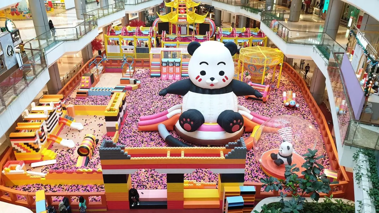 Kanimals dengan konsep 'The First Biggest Dome with Digital Attraction' Retro Futuristic hadir di PIK Avenue Main Atrium. (Liputan6.com/ ist)