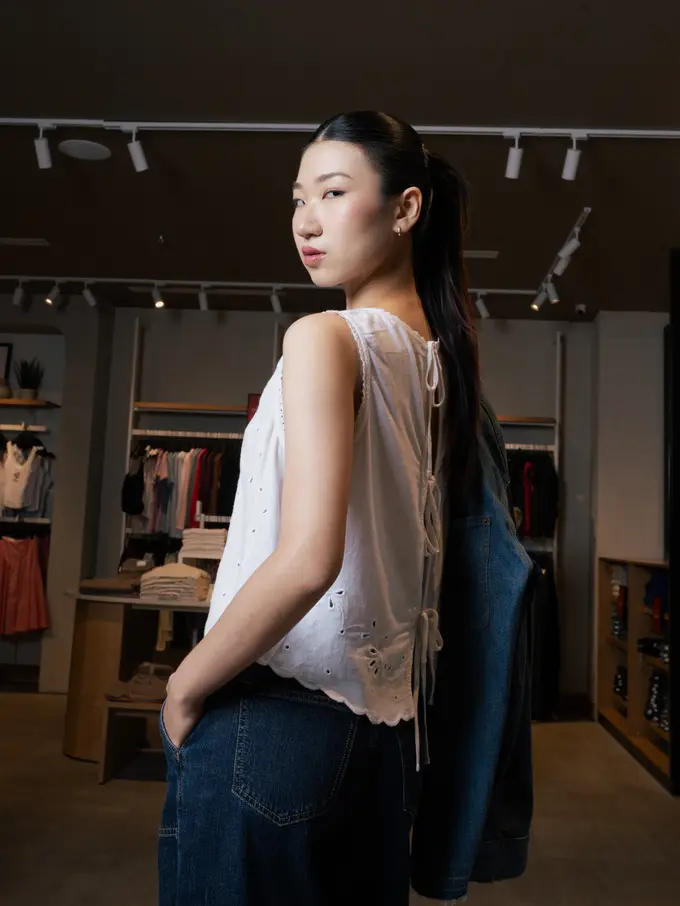 Material Linen Denim cocok untuk OOTD musim panas. Dok.  Abercrombie & Fitch