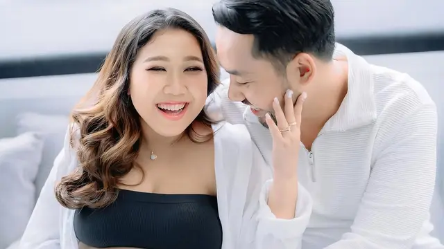 Kiky Saputri Maternity Shoot (instagram/kikysaputrii/windrafotografi).