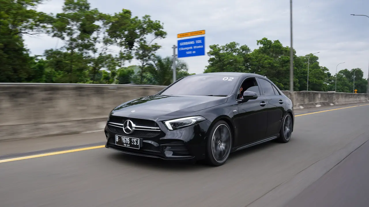 Menjajal Performa Mobil Sport yang Cocok untuk Road Trip Akhir Tahun