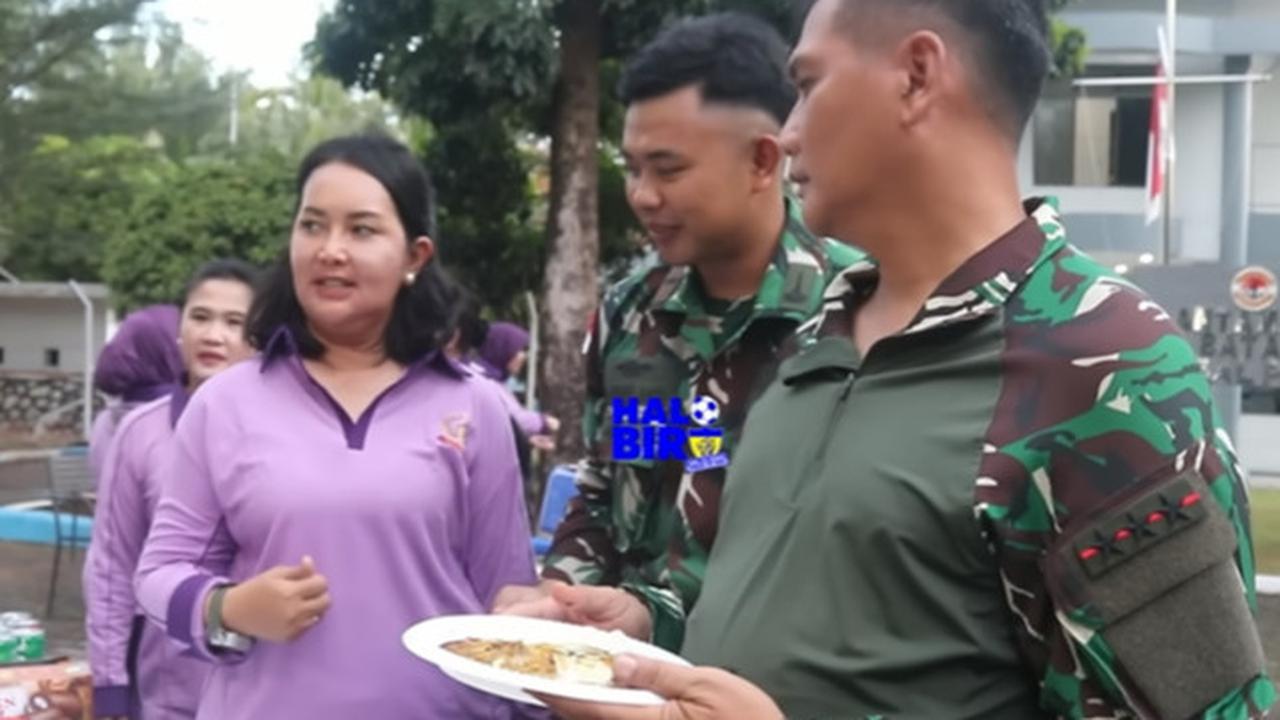 Seru Momen Letjen TNI Kunto & Istri Santap Sambal Khas Marinir di Pulau Nipa Perbatasan SingapuraSeru Momen Letjen TNI Kunto & Istri Santap Sambal Khas Marinir di Pulau Nipa Perbatasan Singapura