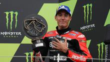 Aleix Espargaro saat finis ketiga balapan MotoGP Inggris 2021. (Adrian DENNIS / AFP)