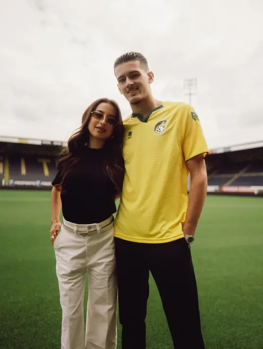 Jennifer Coppen menunjukkan keseriusan hubungannya dengan Justin Hubner. Dalam unggahan terbarunya, ia memberikan tanda bahwa ia mendukung apapun yang dipilih sang kekasih [@jennifercoppenreal20]
