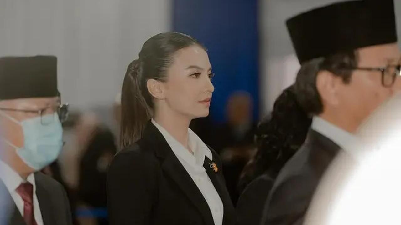 Gaya Polos Raline Shah Jalani Tugas Perdana Sebagai Stafsus Kemkomdigi