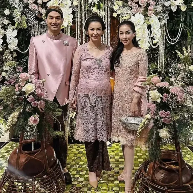 6 Potret Tujuh Bulanan Velove Vexia, Lama Tak Terdengar Tiba-tiba Bagikan Kabar Hamil