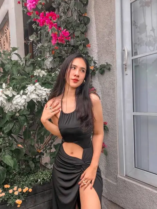 <p>Latisa mewarisi kecantikan dari sang ibu. Ia pernah menjuarai Miss Kampus pada 2019 silam. [Foto: instagram.com/latisamauraa]</p>