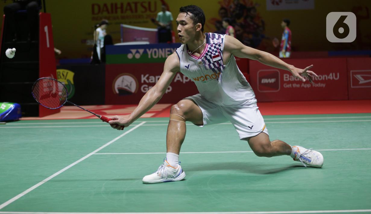 Kedua pemain silih berganti memimpin tapi tidak ada yang bisa melesat terlalu jauh. Jonatan Christie kalah 17-21.  (Liputan6.com/Helmi Fithriansyah)