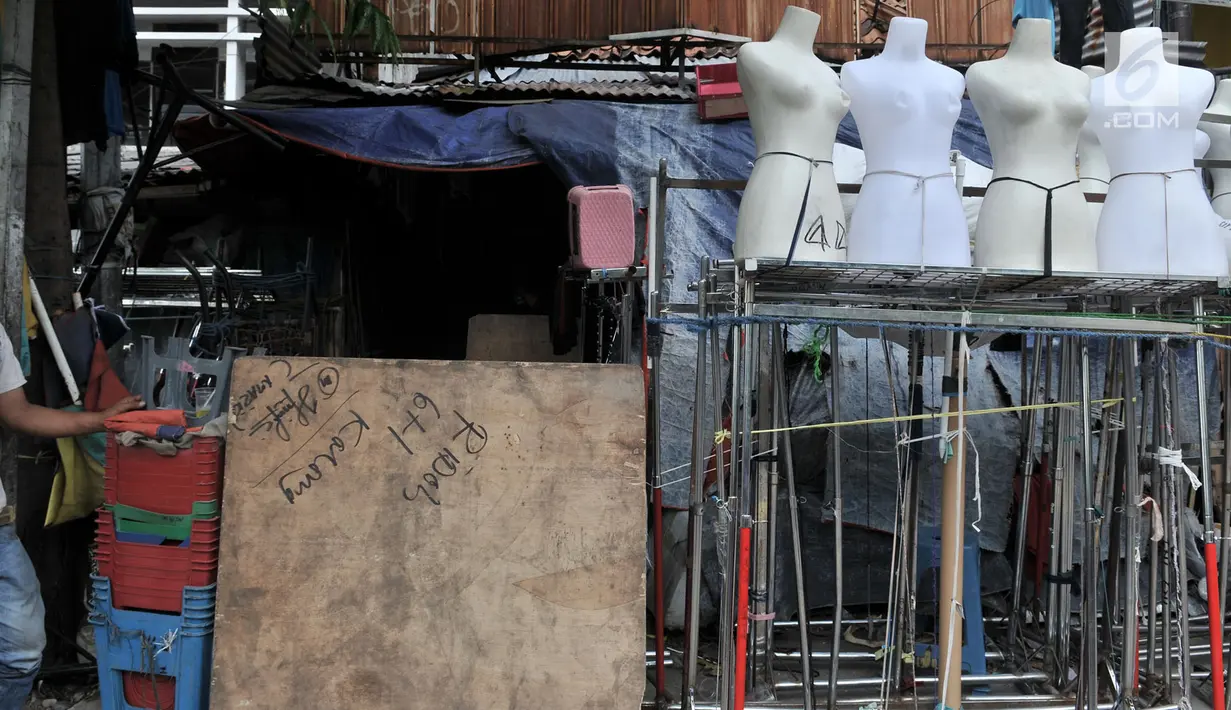 Suasana di sekitar pasar Tanah Abang, Jakarta,  menyusul kericuhan yang terjadi dini hari, Rabu (22/5/2019). Tak ada aktivitas perdagangan pagi ini di Pasar Tanah Abang, menyusul aksi 22 Mei 2019. (merdeka.com/Iqbal S Nugroho)