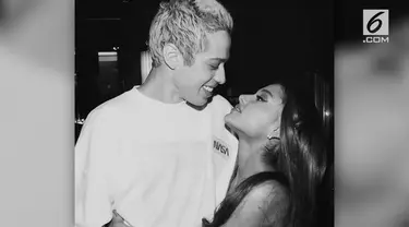 Semakin hari hubungan Ariana Grande dan Pete Davidson semakin serius. Usai bertunangan, keduanya mulai disibukkan dengan persiapan pernikahan mereka. Yang mengejutkan adalah saat Ariana menjadi bintang tamu dalam acara Good Morning America, ia mengum...