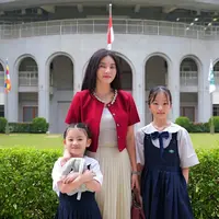 Sarwendah saat ambil raport kedua anaknya di sekolah. [@sarwendah29]