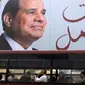 Potret Abdel Fattah Al-Sisi. Periode pemerintahan pertama Al Sisi dimulai pada 2014 setelah meraih 97 persen suara dalam pemilu (AP Photo/Amr Nabil)