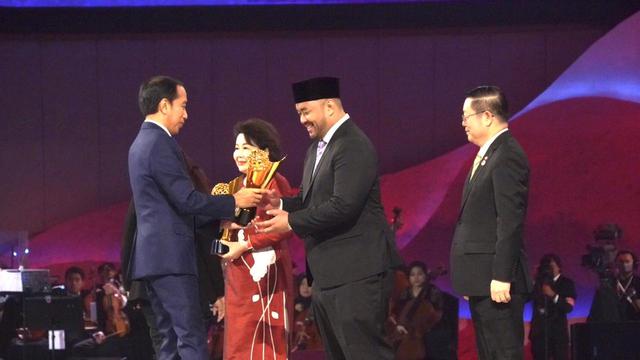 Presiden Jokowi Berikan ASEAN Prize