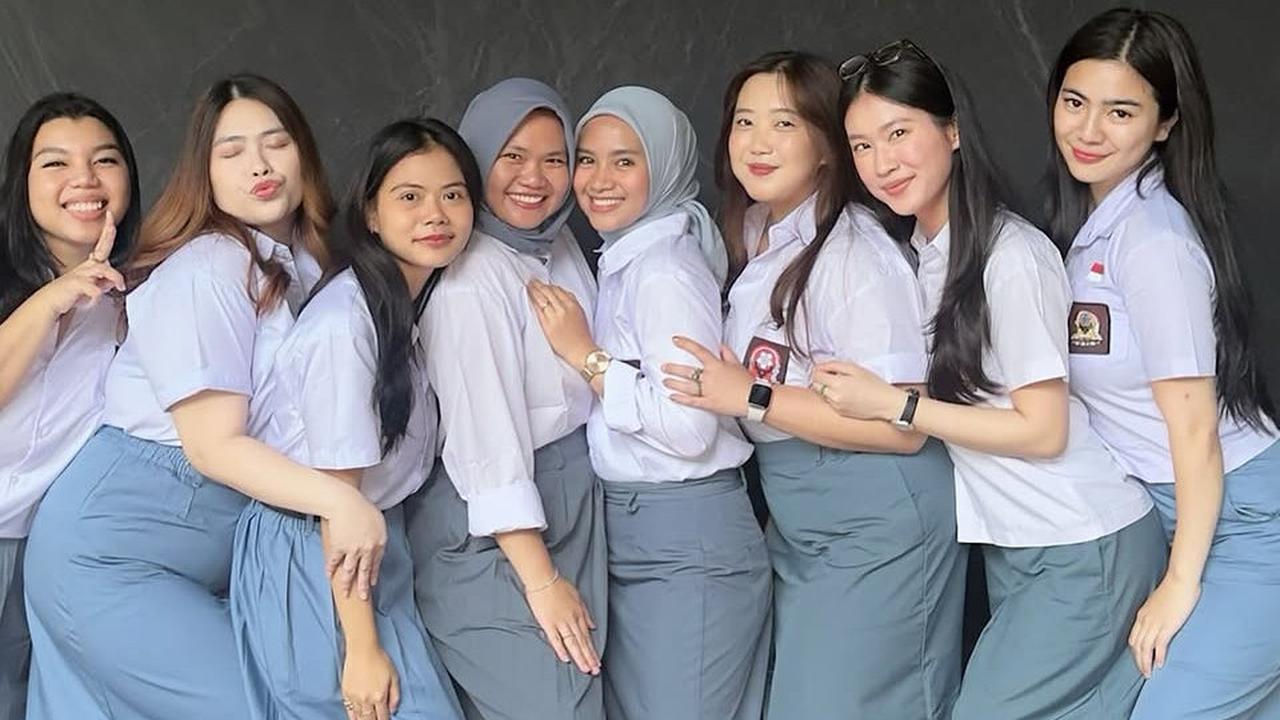 6 Potret Cantik Awet Muda Felicya Angelista Ikut Bukber Bareng Sahabat Pakai Seragam SMA, Masih Cocok Ambil Peran ABG