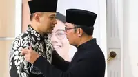 Ketua Umum Partai Demokrat Agus Harimurti Yudhoyono (AHY) takziah ke kediaman Gubernur Jawa Barat Ridwan Kamil di Gedung Pakuan, Kota Bandung, Rabu (8/6/2022).
