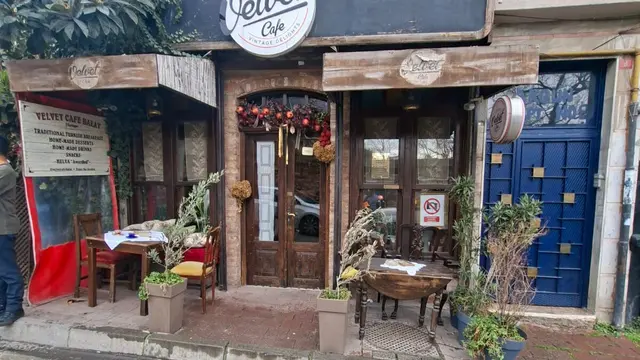 Velvet Cafe Menyuguhkan Sarapan Tradisional Keluarga Turki