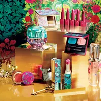 Masih mencari kado akhir tahun untuk sahabat, keluarga, dan juga diri sendiri? 10 produk kecantikan edisi spesial bisa jadi pilihan sempurna.