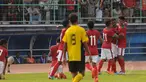 Timnas U-19 Indonesia membekuk Semen Padang U-21 (2-1) pada laga uji coba di Stadion Singaperbangsa, Jawa Barat, (6/3/2015). Timnas U-19 Indonesia melakukan selebrasi usai Daniel Asmuruf membobol gawang Semen Padang U-21. (Liputan6.com/Helmi Fithriansyah)