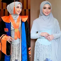 Ega Noviantika membagikan momen bahagia ketika bisa menyandang gelar sarjana Ilmu Komunikasi belum lama ini. [@adamwedding.id/@eganoviantika_98]