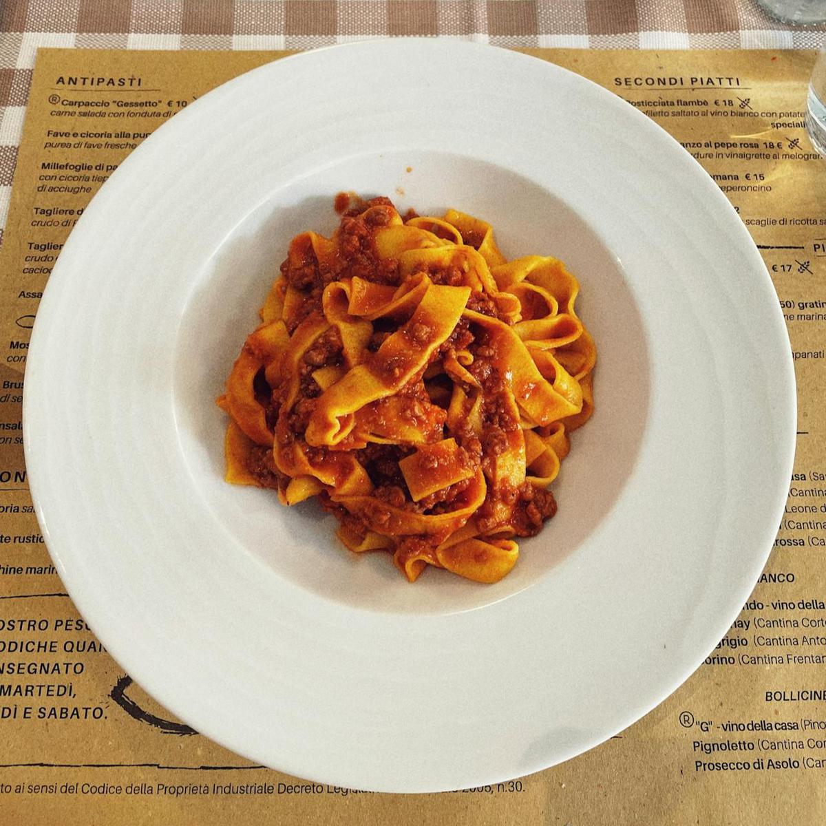 Ilustrasi Ragù alla Bolognese