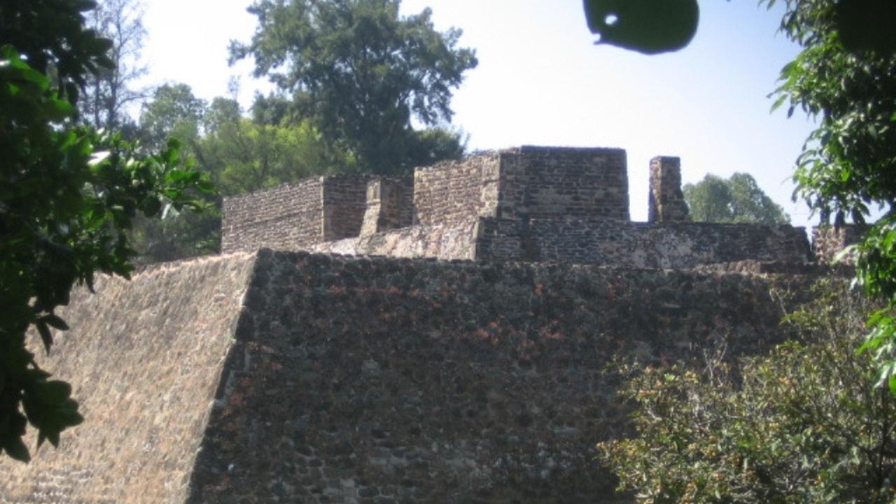 Situs arkeologi Teopanzolco, terletak 70 kilometer di selatan Mexico City.