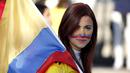 Suporter Kolombia cantik di Santiago, Cile. (EPA/Carlos Succo)