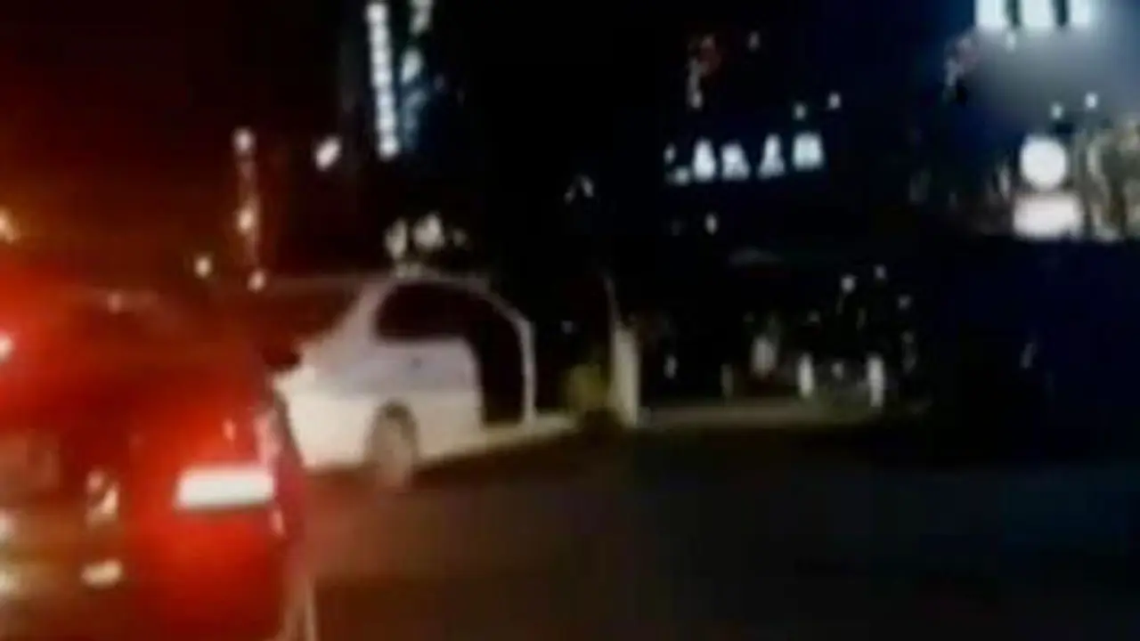 Truk Trailer Tebakar hingga Bocah Terlempar dari Mobil