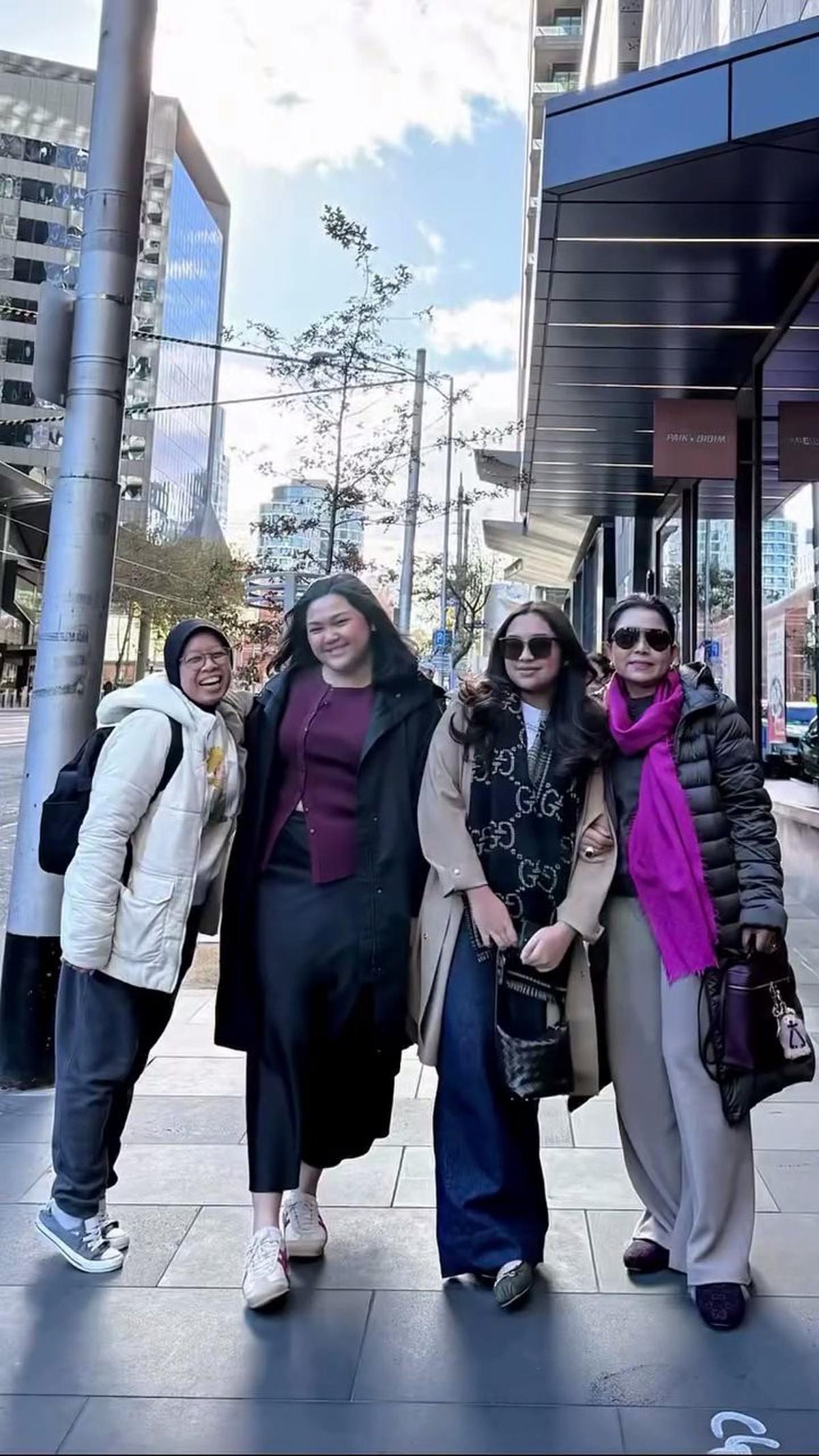 8 Potret Mayangsari Kunjungi Khirani yang Bersekolah di Australia, Tetiba Berasa Ikutan Kuliah
