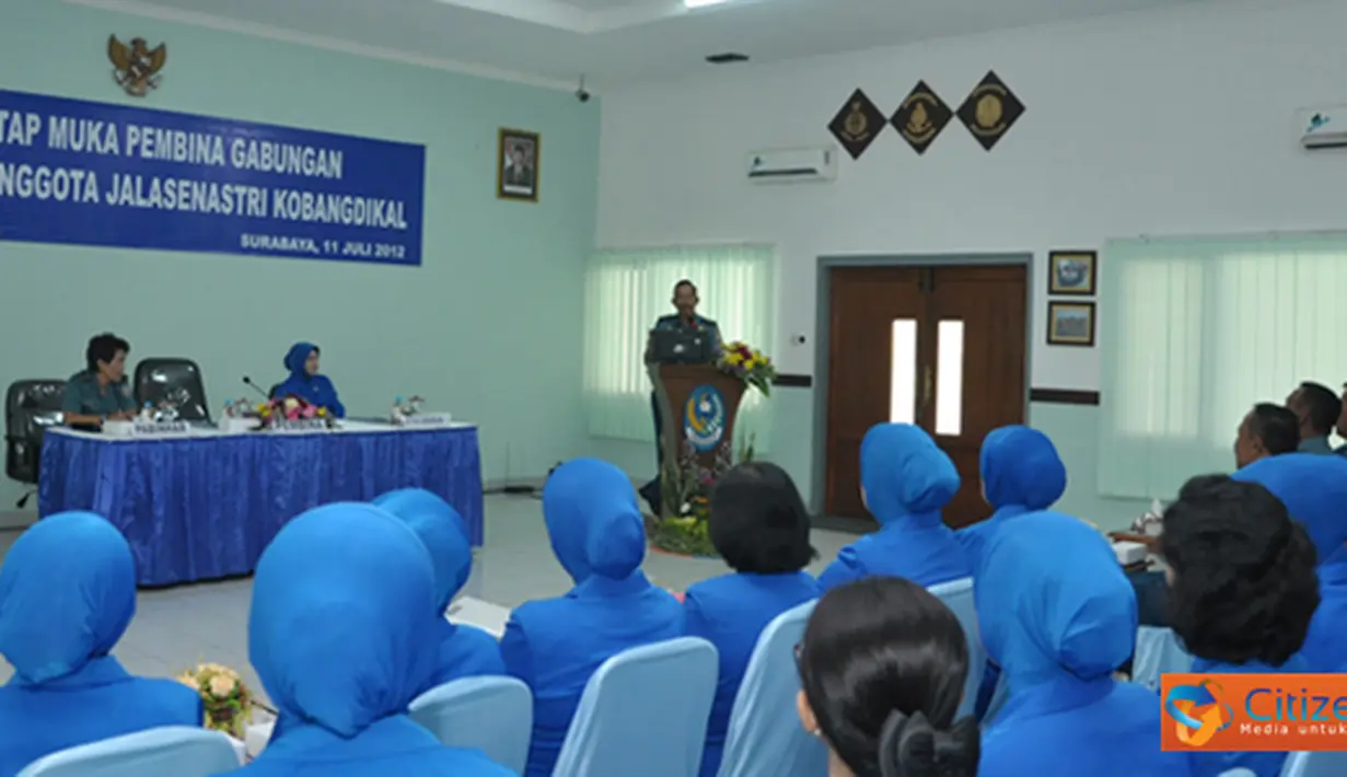 Citizen6, Surabaya: Dalam amanatnya, Dankobangdikal mengatakan bahwa kunci untuk membangun keluarga yang harmonis adalah komitmen bersama yang kuat untuk saling memahami dalam perbedaan dalam hidup berkeluarga.  (Pengirim: Penkobangdikal).