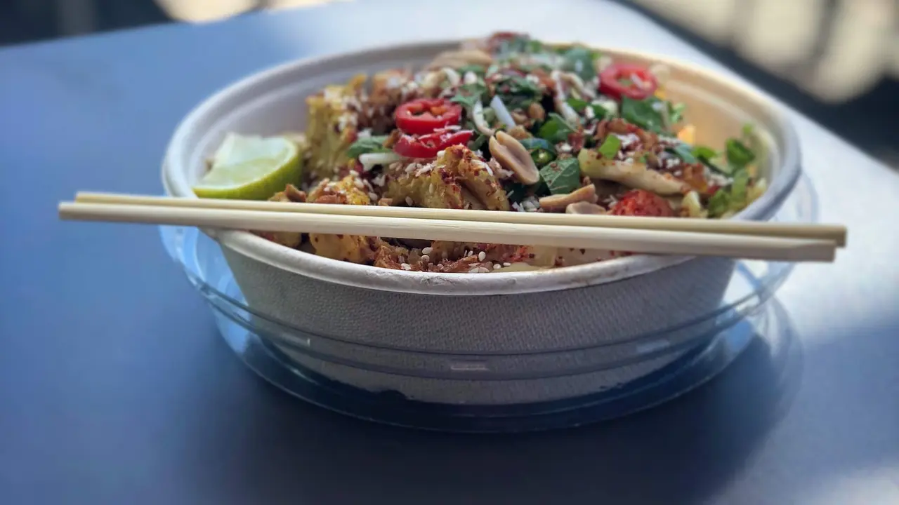 Mie ayam (sumber: Unsplash)