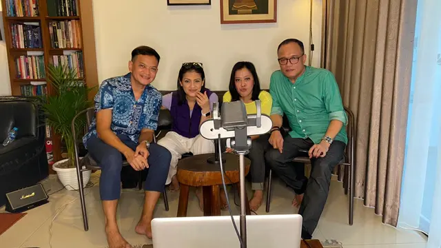 NiTaTaDi beranggotakan Ronni Waluya, Rita Effendy, Netta Kusumah Dewi dan Hedi Yunus.